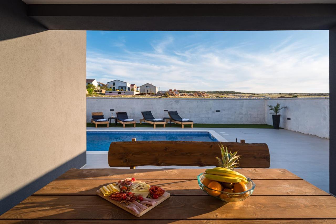 Luxury Villa Noemi Ražanac Extérieur photo