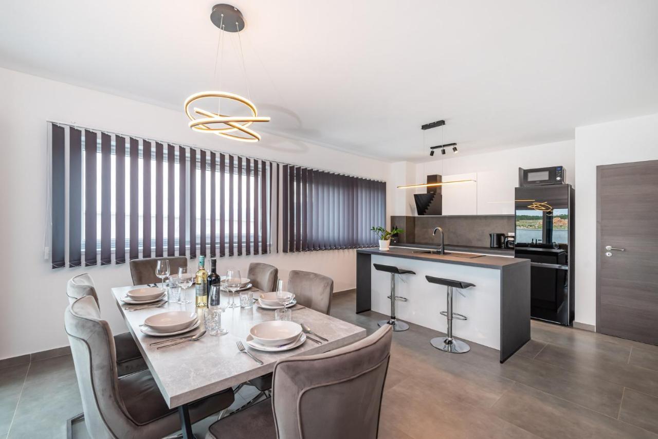 Luxury Villa Noemi Ražanac Extérieur photo