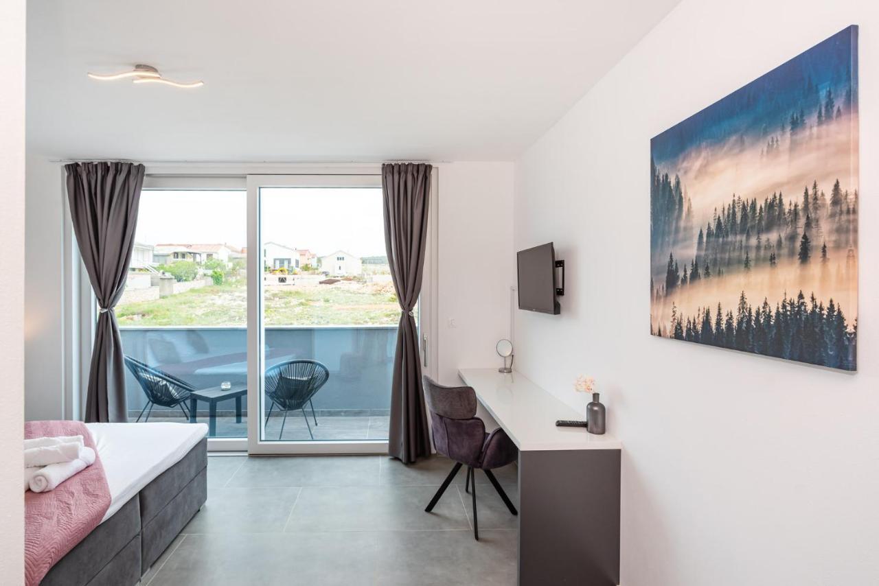 Luxury Villa Noemi Ražanac Extérieur photo