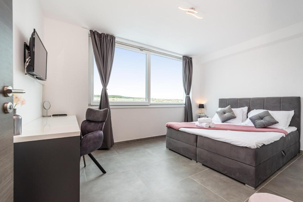 Luxury Villa Noemi Ražanac Extérieur photo