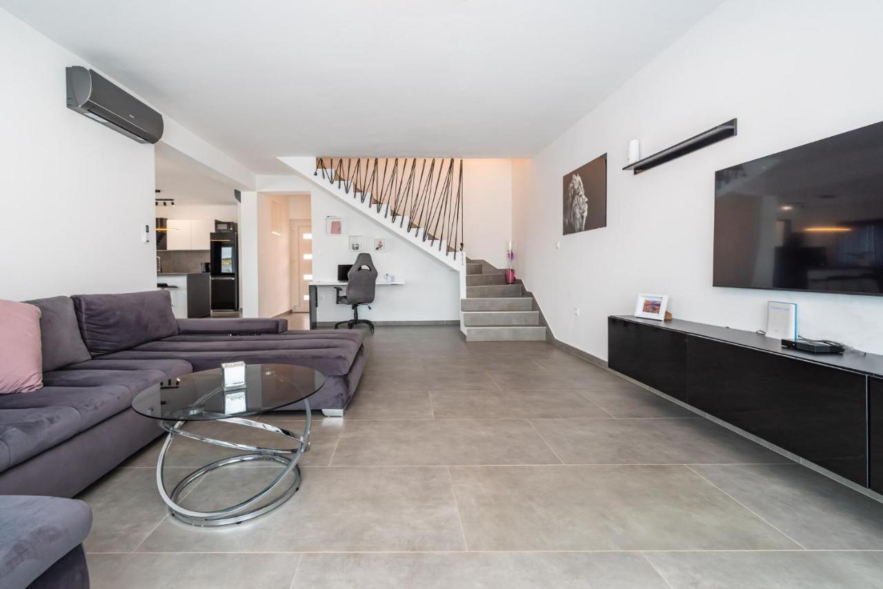 Luxury Villa Noemi Ražanac Extérieur photo
