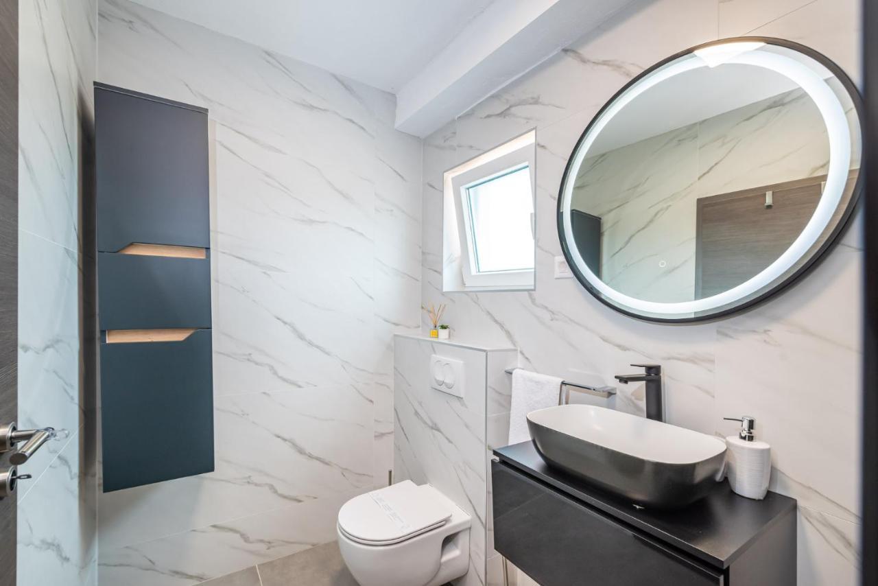 Luxury Villa Noemi Ražanac Extérieur photo