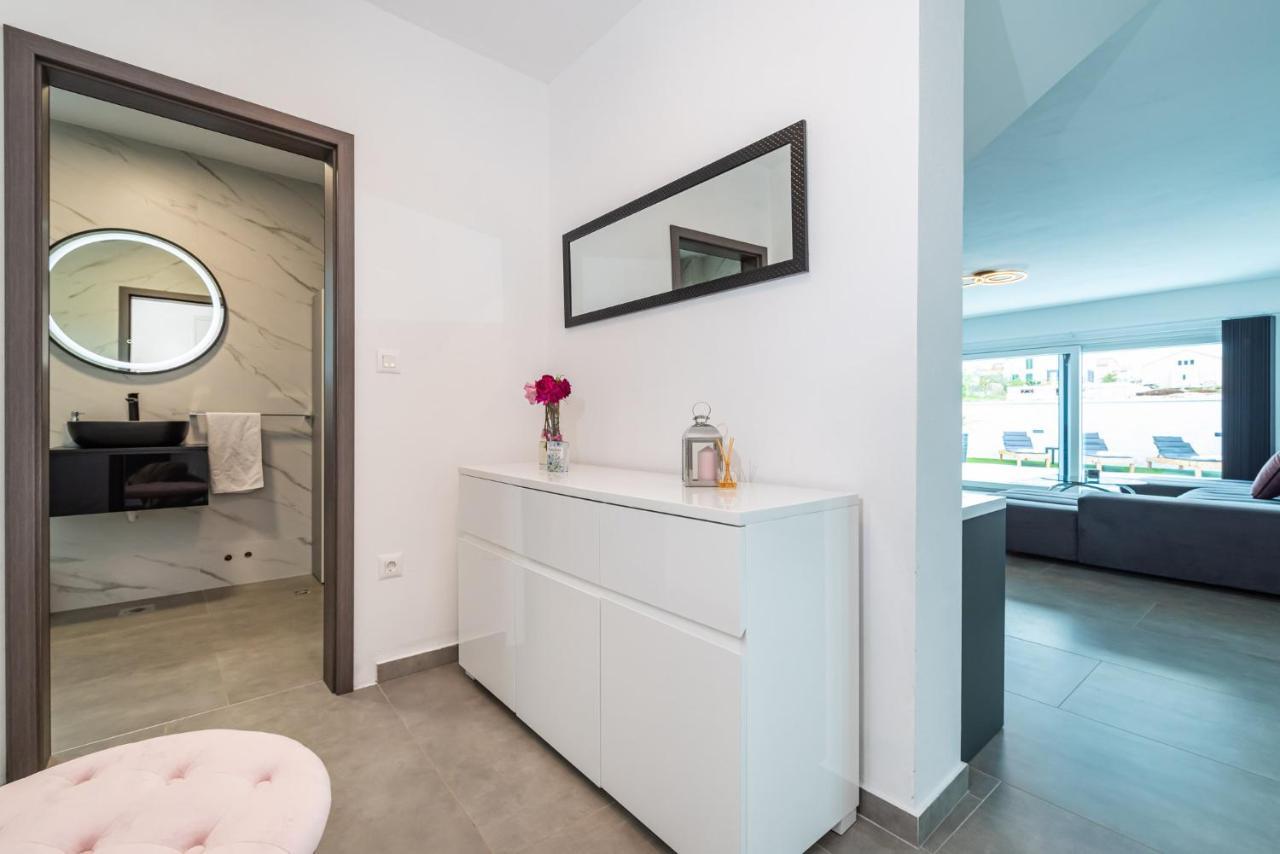 Luxury Villa Noemi Ražanac Extérieur photo
