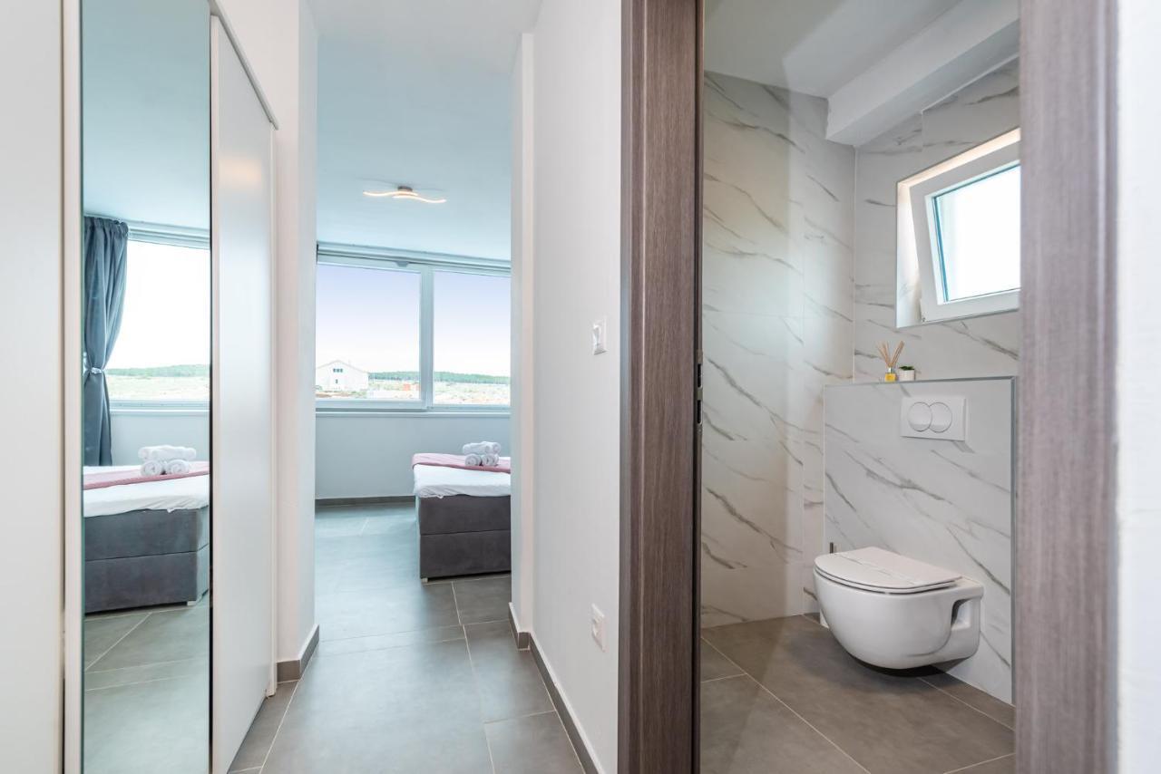 Luxury Villa Noemi Ražanac Extérieur photo
