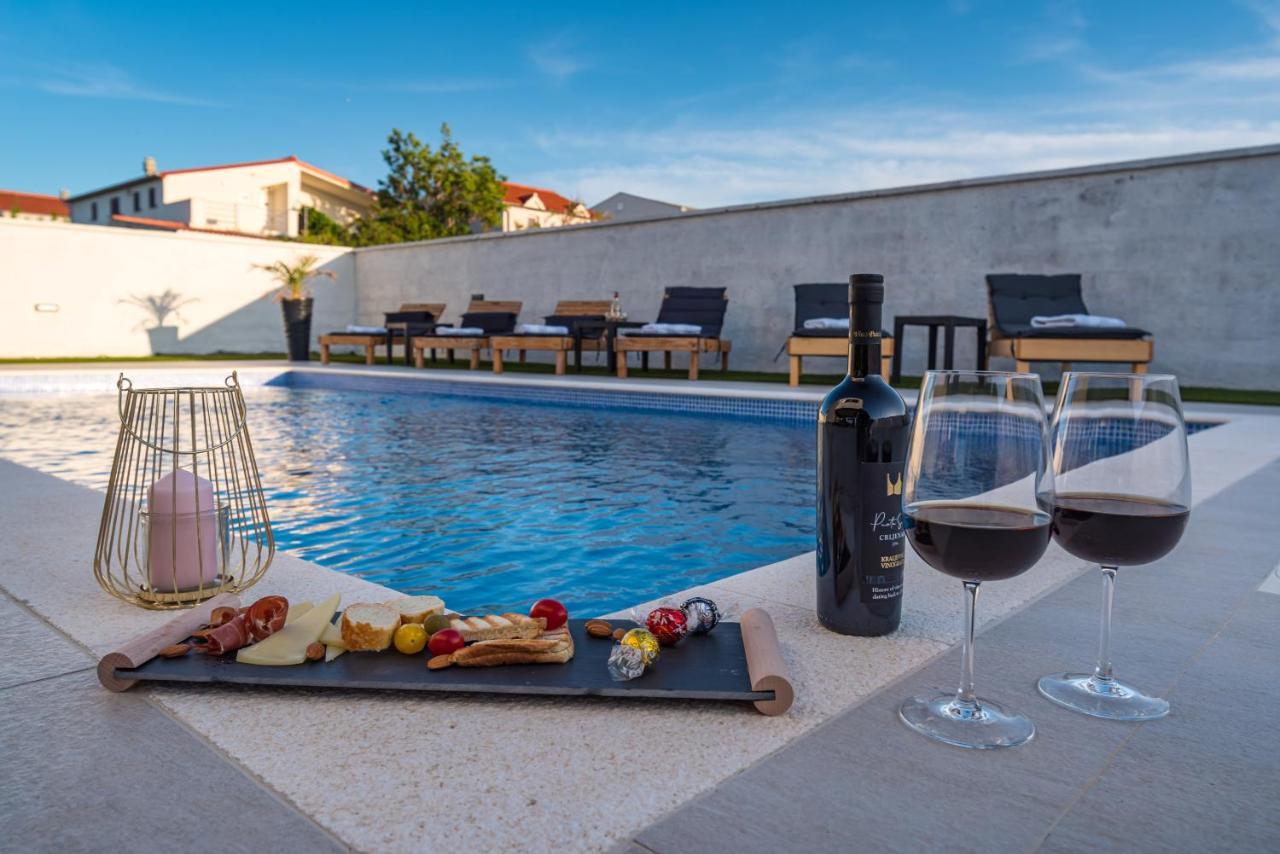 Luxury Villa Noemi Ražanac Extérieur photo