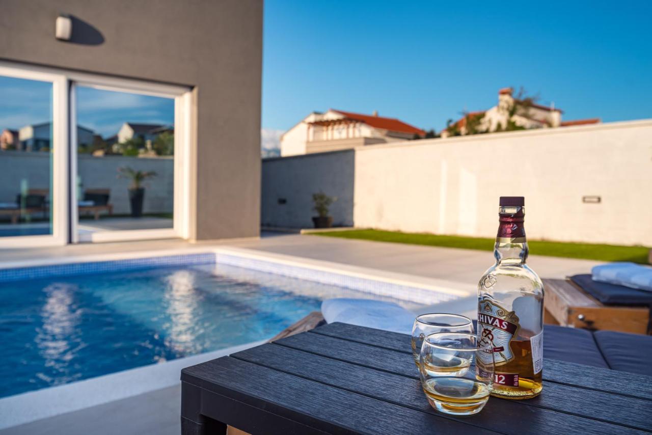 Luxury Villa Noemi Ražanac Extérieur photo