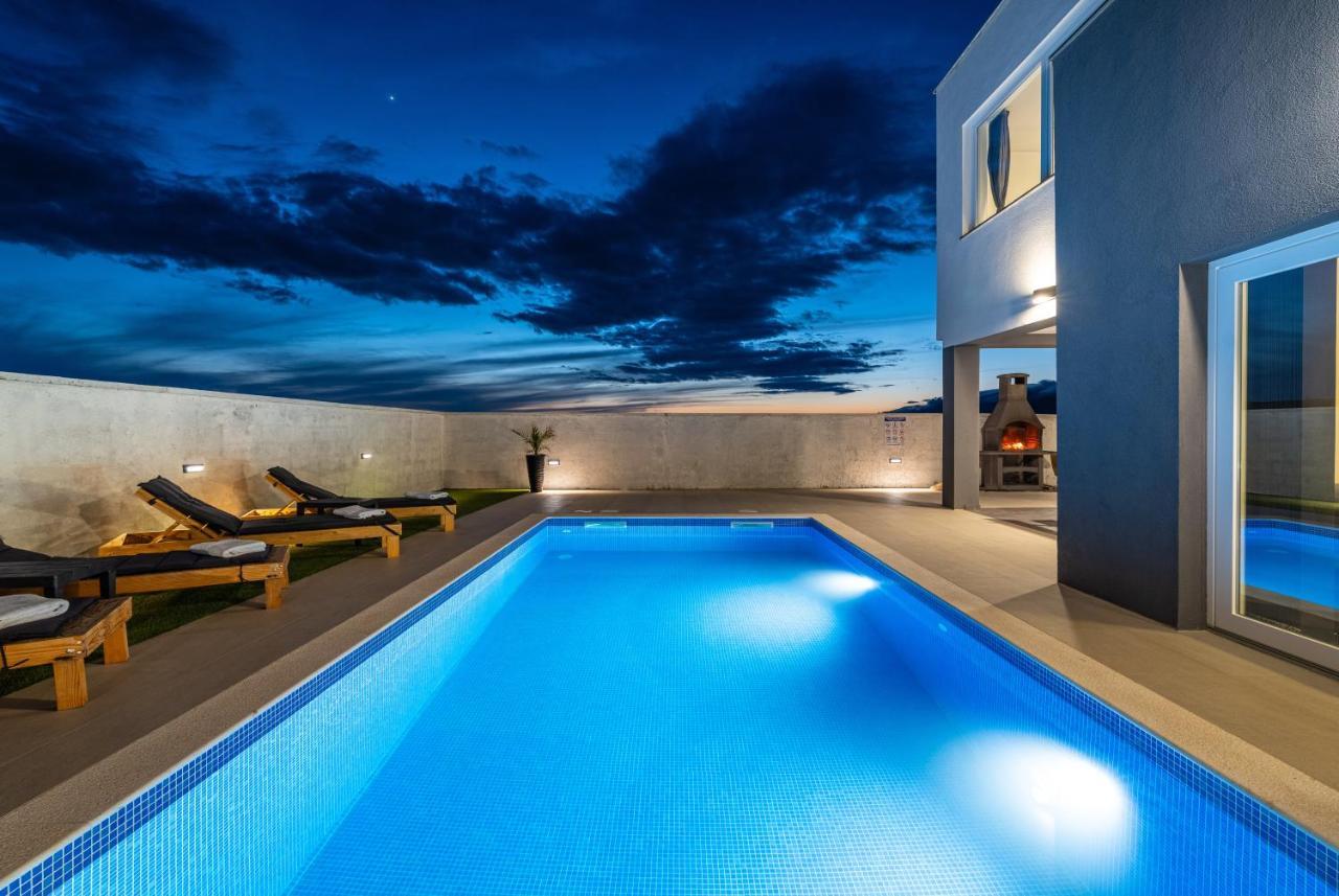Luxury Villa Noemi Ražanac Extérieur photo