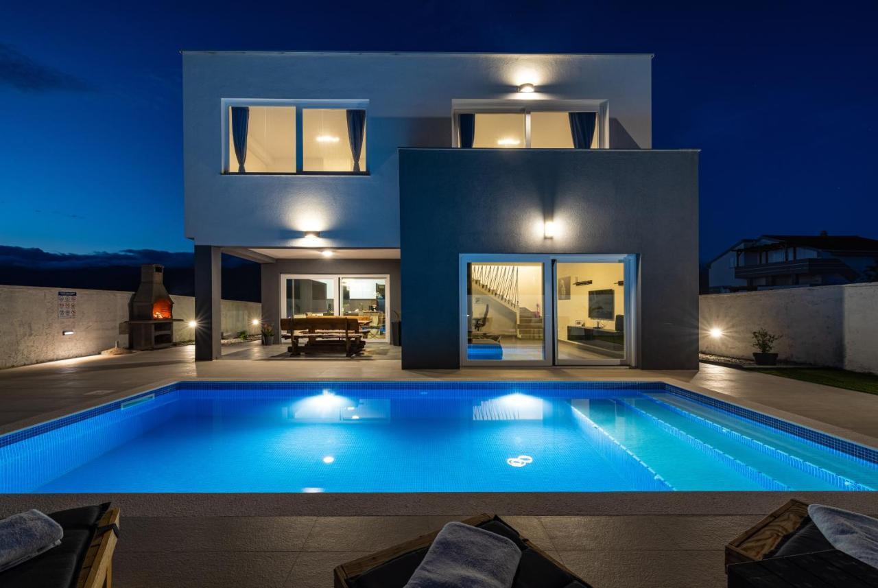 Luxury Villa Noemi Ražanac Extérieur photo
