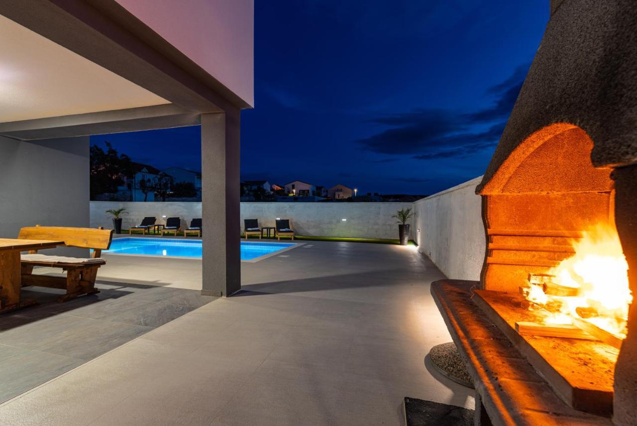 Luxury Villa Noemi Ražanac Extérieur photo